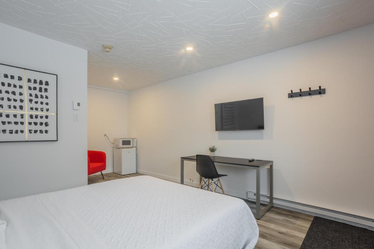 Motel Champlain Brossard Exterior photo