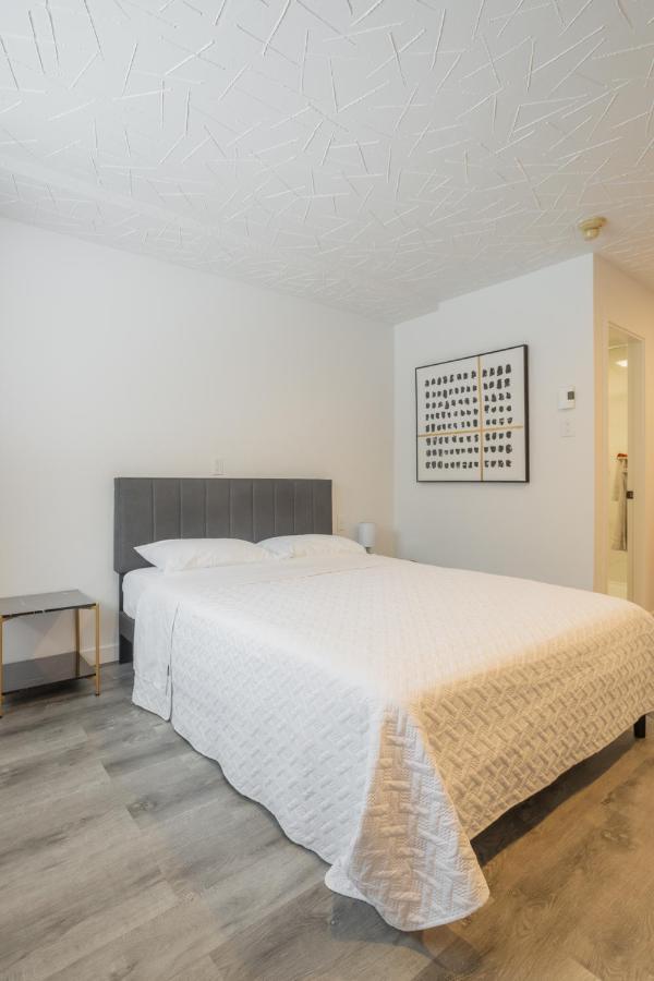 Motel Champlain Brossard Exterior photo