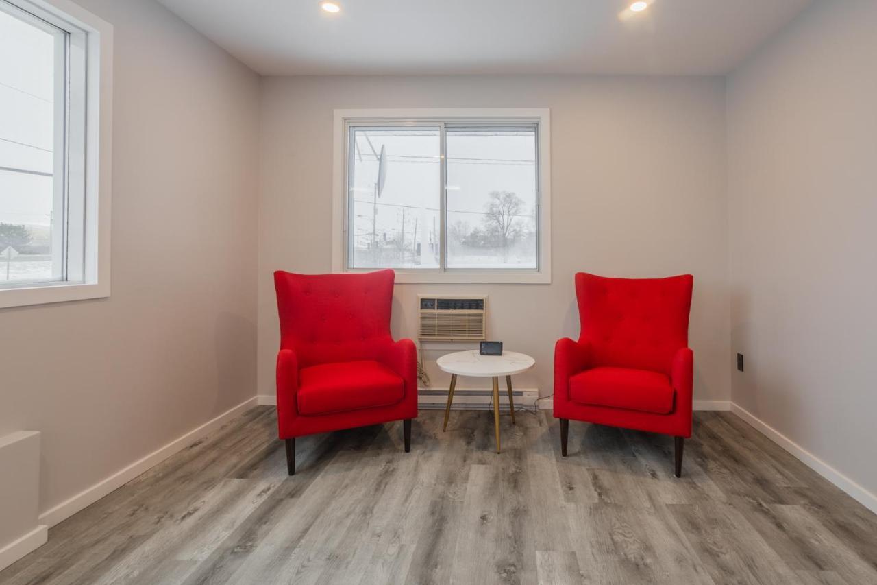 Motel Champlain Brossard Exterior photo
